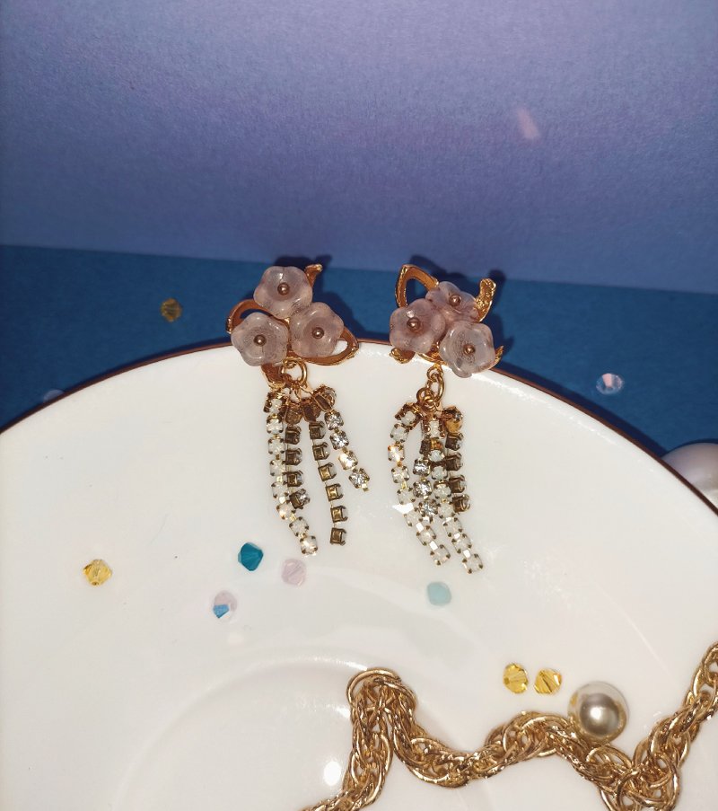 爱恋小流苏针式耳环 - 耳环/耳夹 - 其他金属 金色