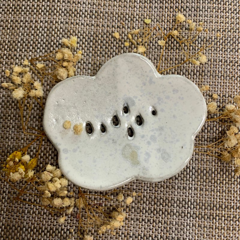 云朵雨滴皂盘 - 卫浴用品 - 陶 白色