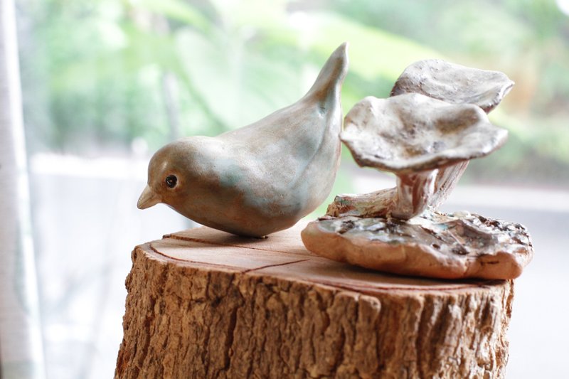 幸福的青鸟来敲门纯手捏手绘小鸟陶瓷摆饰 - 摆饰 - 陶 绿色