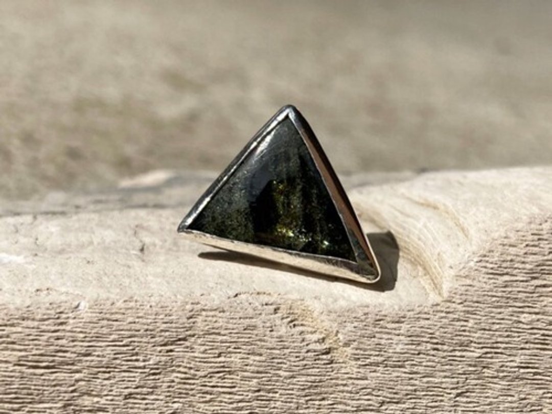 Galaxy Gemstone ◇ Chrome Diopside ◇ SV Titac / Pin Badge - 胸针 - 其他金属 