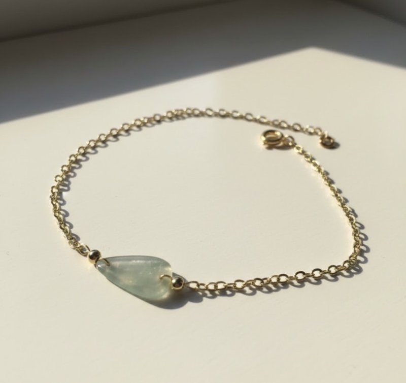 冰种翡翠随形设计款手链 14K包金 | 天然缅甸玉A货翡翠 | 送礼 - 手链/手环 - 玉石 透明