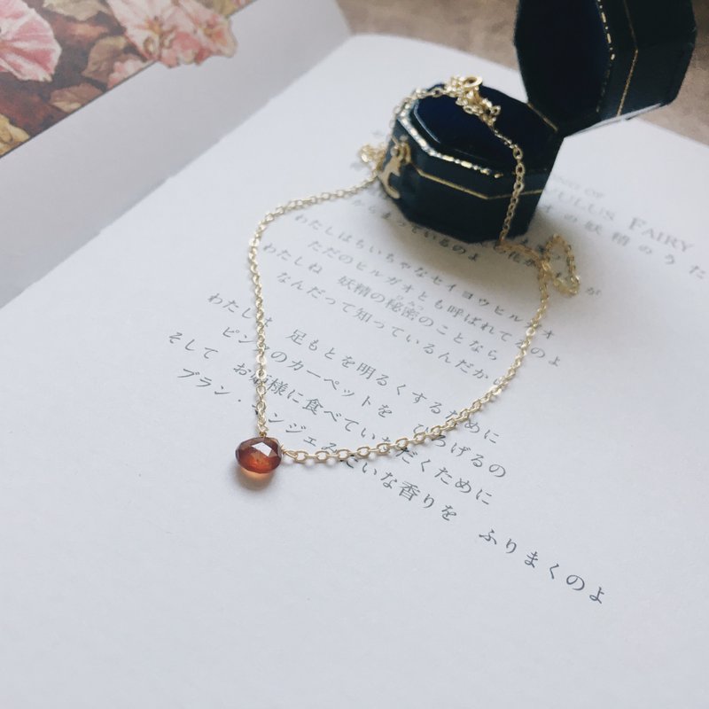 Enko | 坎普尔的十字大道 14K包金 石榴石项链 - 项链 - 半宝石 