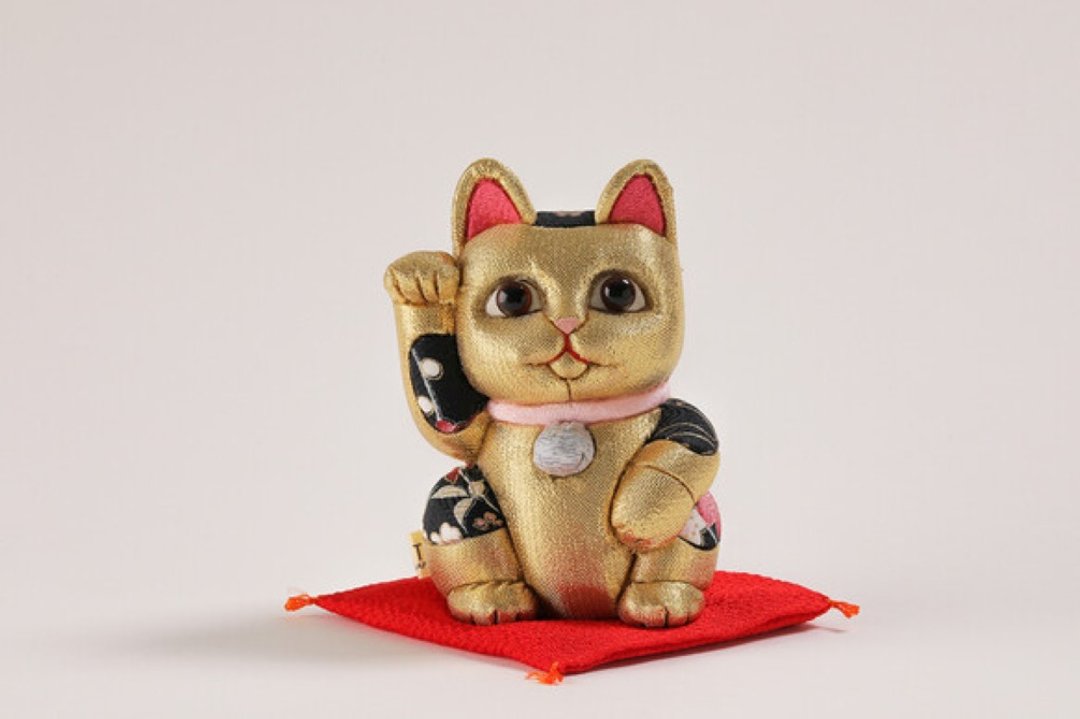 Maneki Neko Feng Shui Series Gold Medium Size - 摆饰 - 其他材质 金色