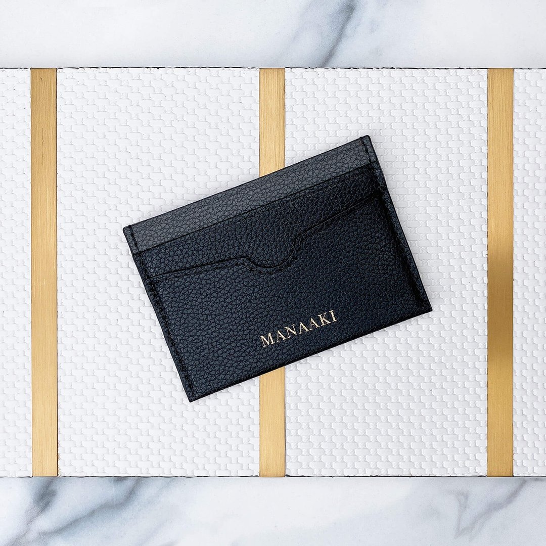 【MANAAKI】半月皮革卡片套(4卡位) 名片夹 小钱包 零钱包 - 名片夹/名片盒 - 环保材料 黑色