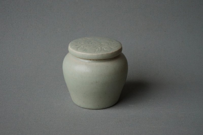 青瓷印花茶仓 - 茶具/茶杯 - 陶 白色