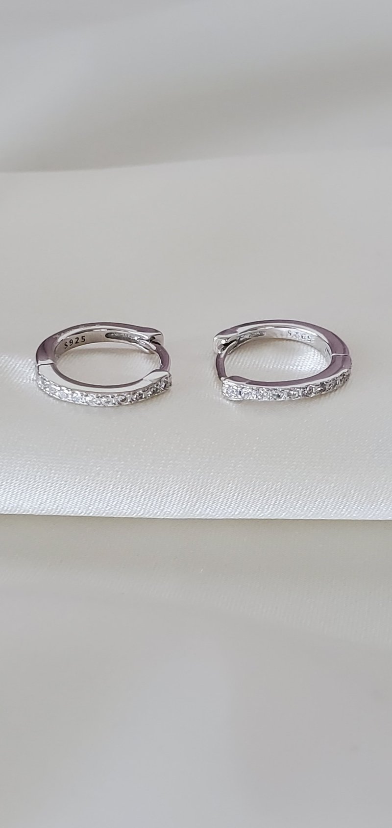 925 纯银 满钻耳环 ~ 银色C圈耳环 ~ 圈型耳扣耳环 - 耳环/耳夹 - 纯银 银色