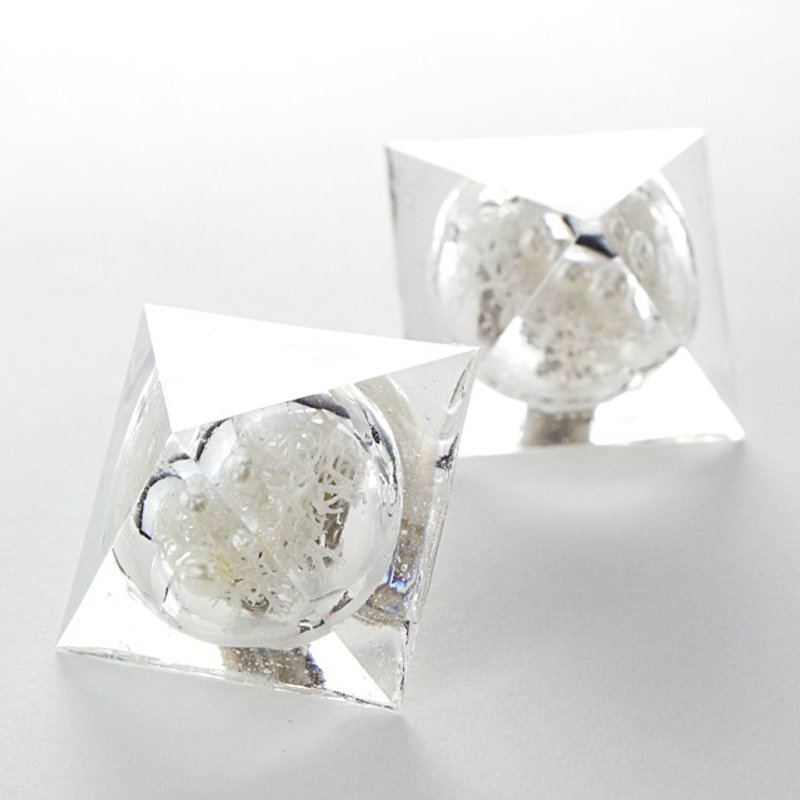 Pyramid dome earrings (Botanical Garden A) - 耳环/耳夹 - 其他材质 白色