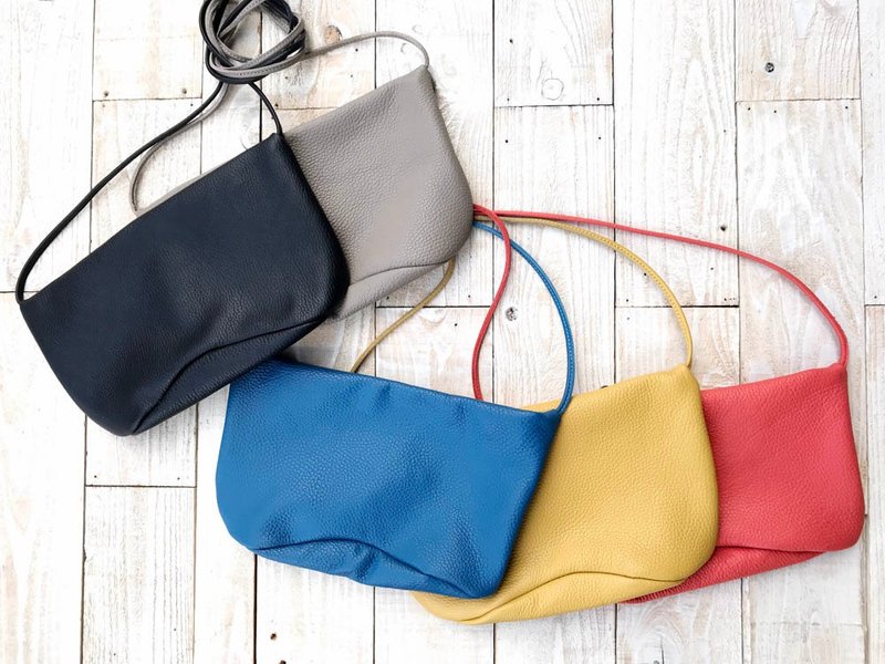 ONE Italian leather 3WAY Sakosh one seamless pouch bag that can hold a long wallet OSP-ALL - 侧背包/斜挎包 - 真皮 多色