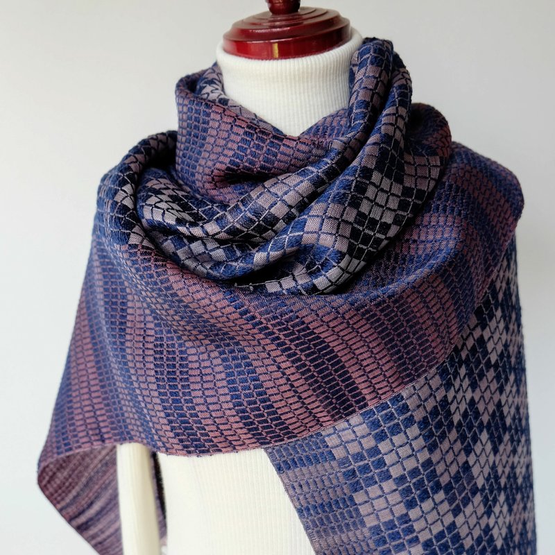 Silk 手工编织丝巾 【月云02】 - 围巾/披肩 - 丝．绢 