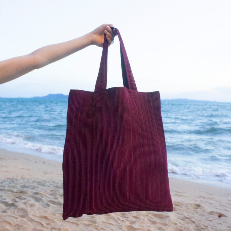 Everyday bag / Pleated fabric - 手提包/手提袋 - 其他材质 红色