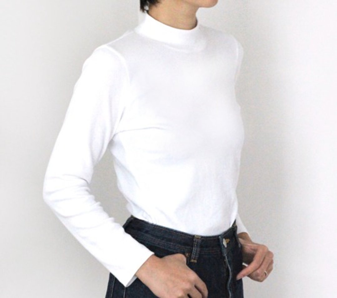[For long sleeves] Adult high-necked T-shirt with a focus on shape [Available in sizes and colors] - 女装上衣 - 棉 
