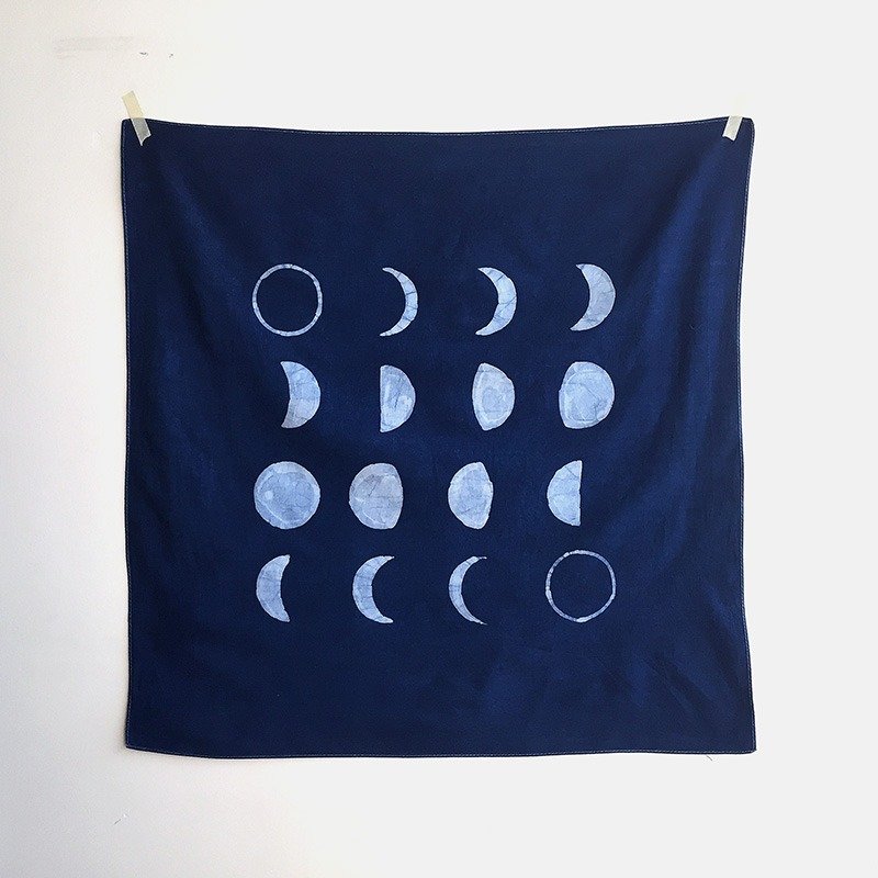 【岁时记】星月系列 草木染藍染/蠟染多功能方巾-月相 風呂敷 - 餐垫/桌巾 - 棉．麻 蓝色