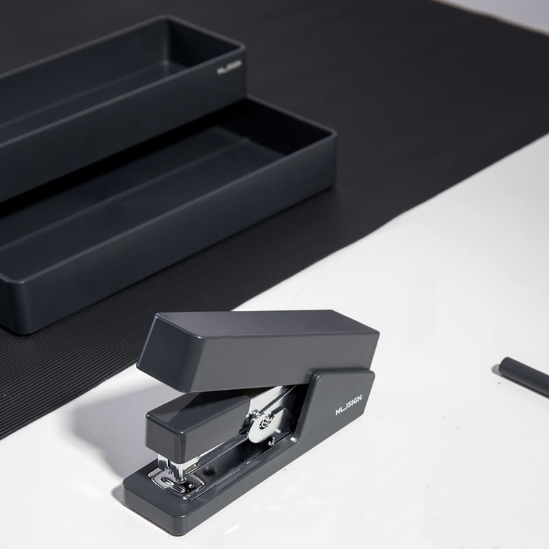 得力Deli NU SIGN省力钉书机 3号(24/6) ENS081 - 钉书机 - 塑料 