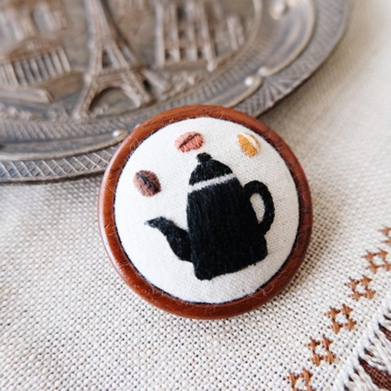 cafe brooch, small coffee pot, black - 胸针 - 绣线 黑色