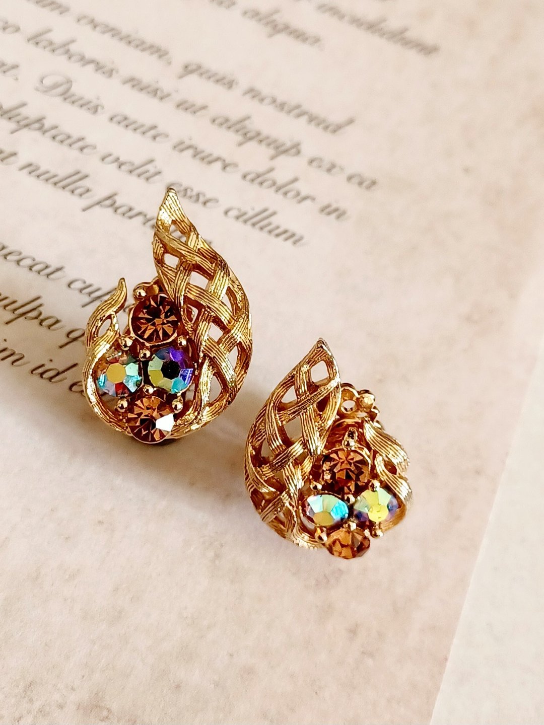 Avintage jewelry  LISNER 缤纷砂金网格莱茵 夹式耳环 - 耳环/耳夹 - 其他金属 