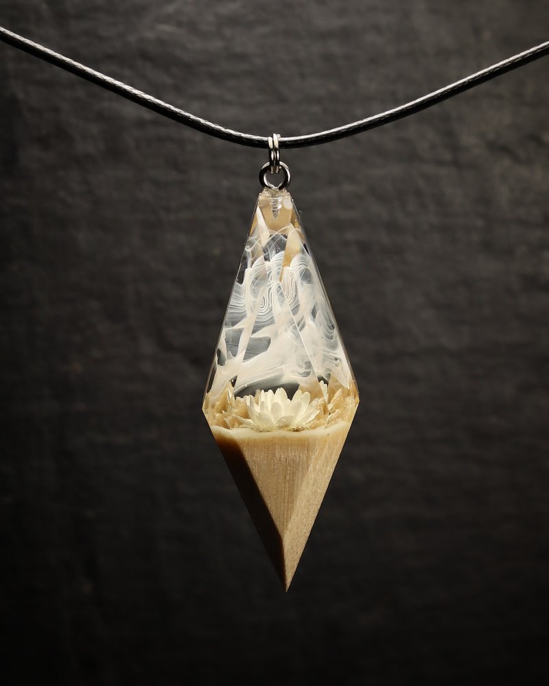 花朵吊坠 木质树脂吊坠 送给她的完美礼物 Glow in the dark - 项链 - 木头 白色