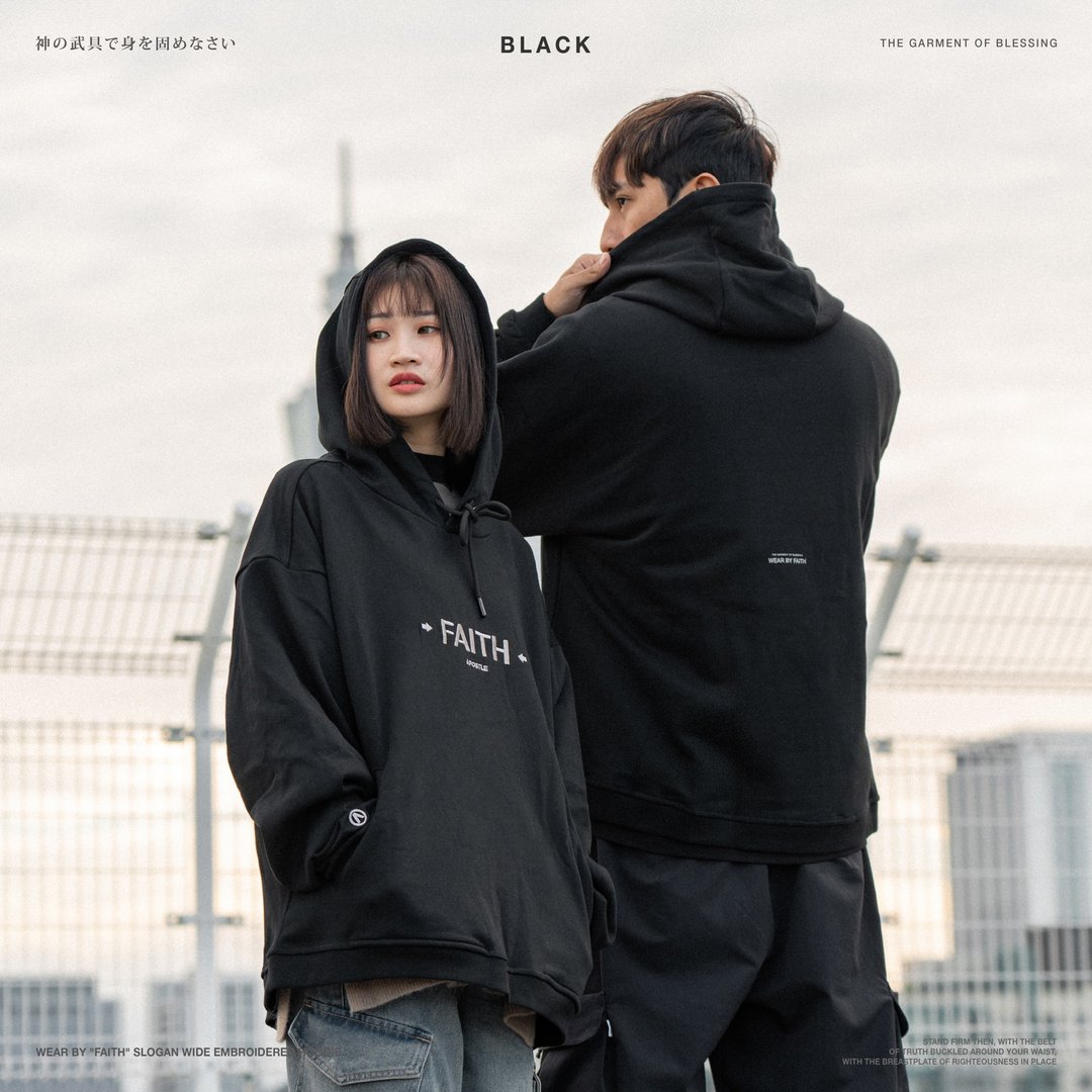 Apostle Wear by (FAITH) Slogan Wide Embroidered Hoodie Black - 中性连帽卫衣/T 恤 - 其他人造纤维 黑色