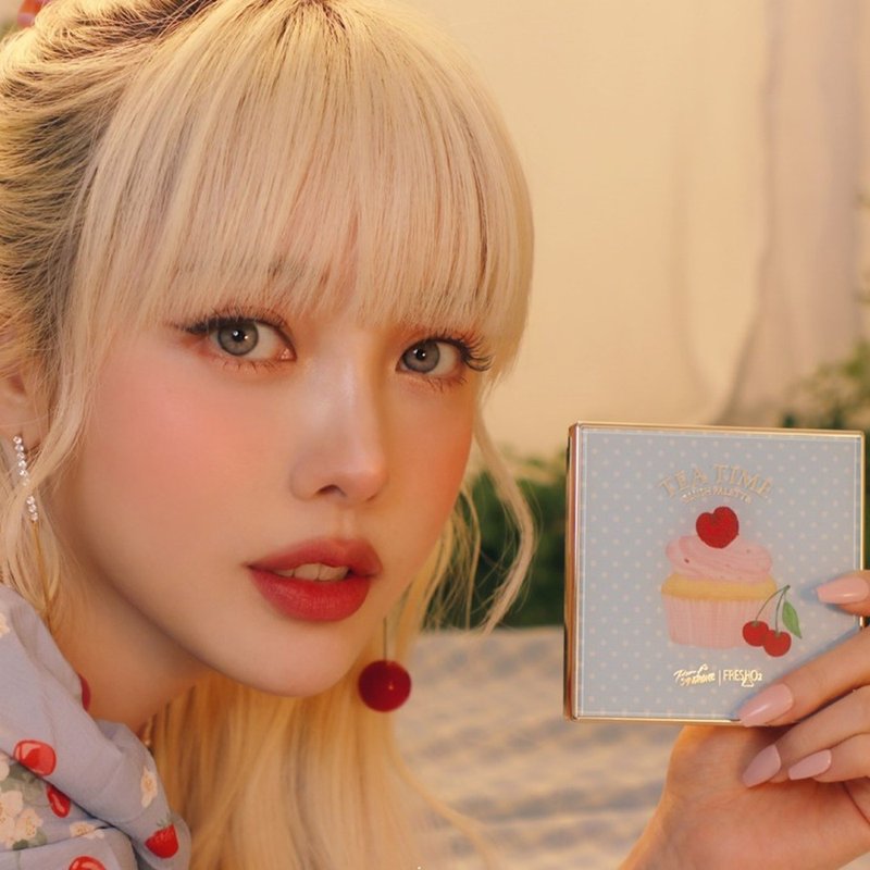 FreshO2 x Pony 奶油腮红盘 五色 可爱奶油 柔雾肌 隐藏毛孔联名 - 唇彩/颊彩 - 塑料 蓝色