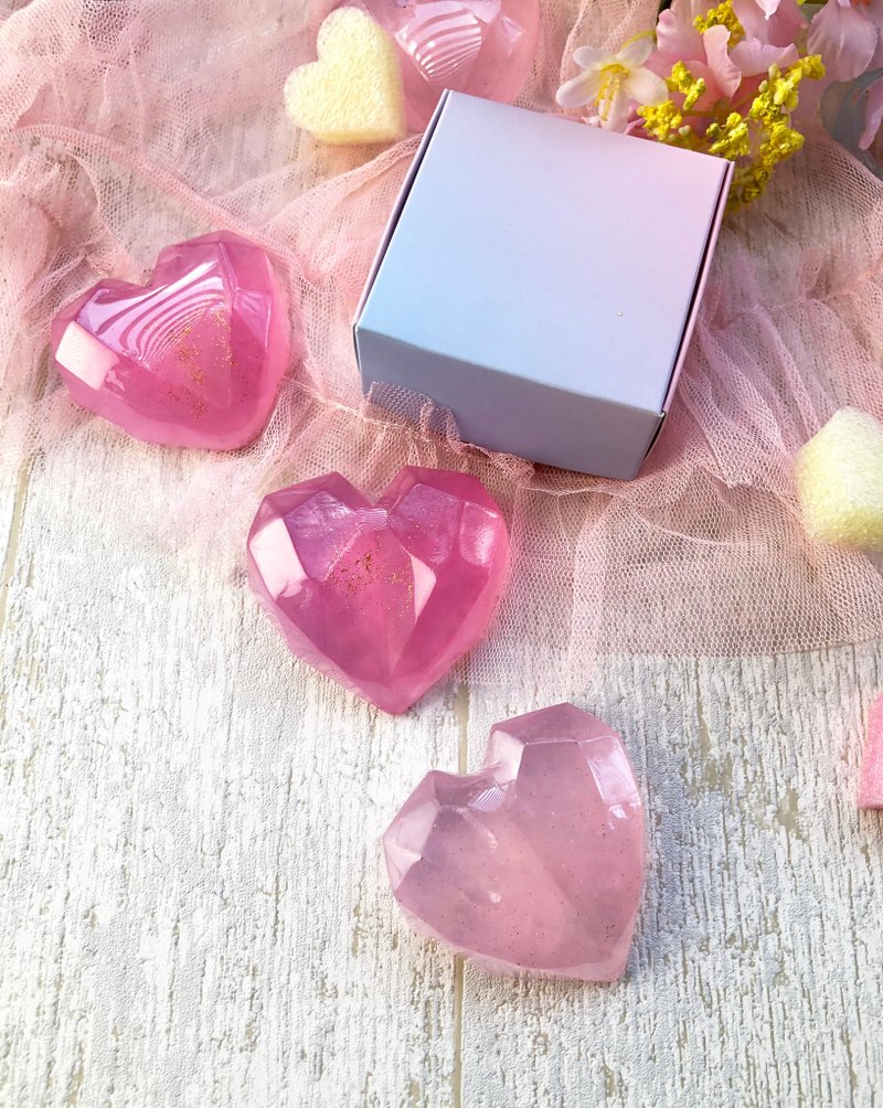 钻石金粉爱心手工皂 几何折纸香氛皂|婚礼|探房礼|姐妹礼|弥月礼 - 肥皂/手工皂 - 其他材质 粉红色