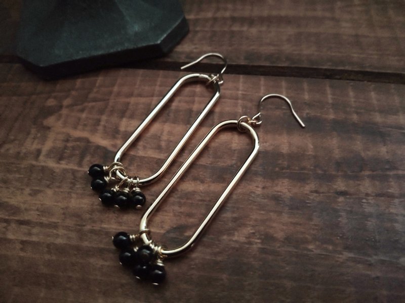 K14gf 耳环 / 黑玛瑙，金色椭圆戒 - 耳环/耳夹 - 半宝石 黑色