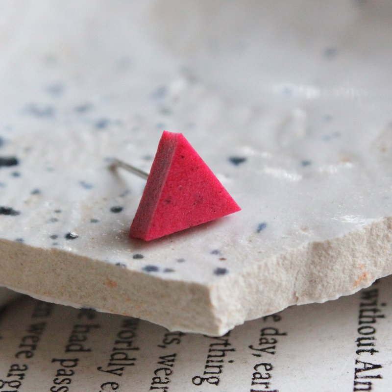 ▽ 三角小耳环 ▽ 103 / Whole Lotta Love - 单只 - 耳环/耳夹 - 粘土 红色