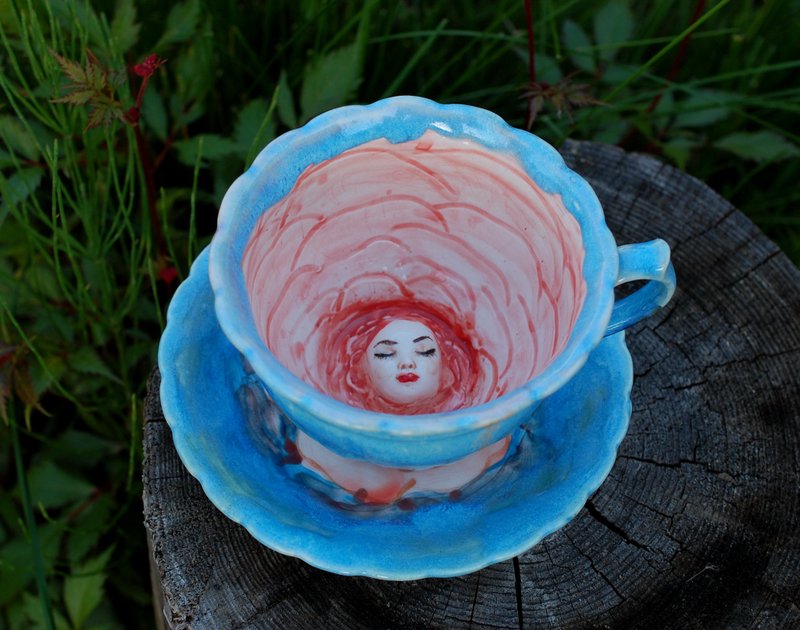 蓝色陶瓷杯碟 手工茶具 内有仙花 - 茶具/茶杯 - 瓷 多色