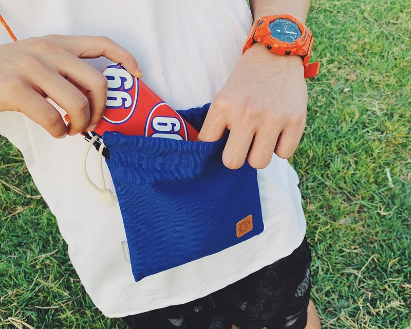 CINDERACHEL設計師極簡風反光掛繩個性百搭斜挎束口袋帆布包 深藍 - 侧背包/斜挎包 - 棉．麻 蓝色