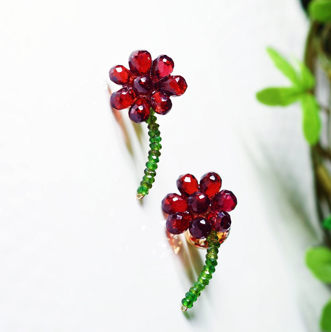 宝石康乃馨胸针 Carnation's brooch - 胸针 - 宝石 红色