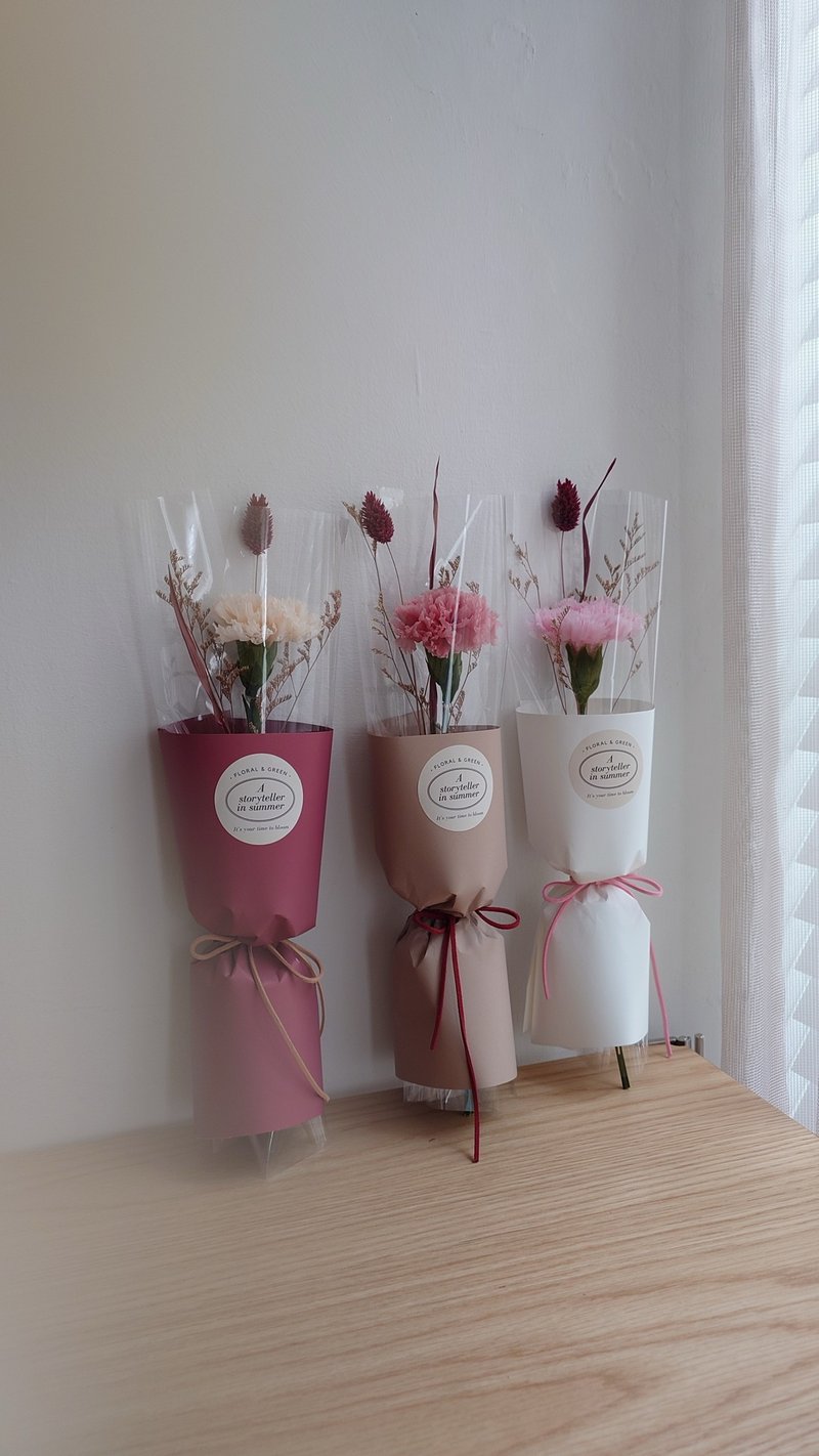 【藏不住的笑容】单支永生康乃馨母亲节花束 母亲节礼物 花礼 - 干燥花/捧花 - 植物．花 红色