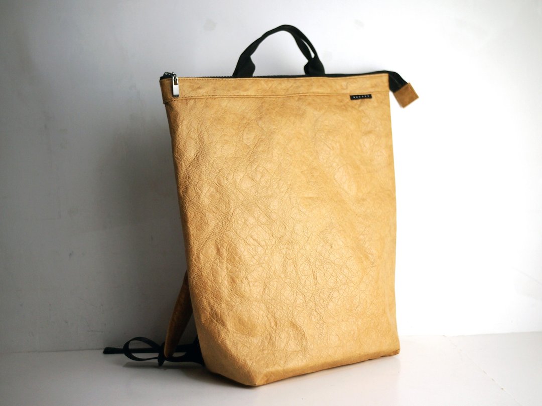 6dots Tyvek 卡其色 型格 背包　后背包　15吋笔电OK - 后背包/双肩包 - 防水材质 卡其色