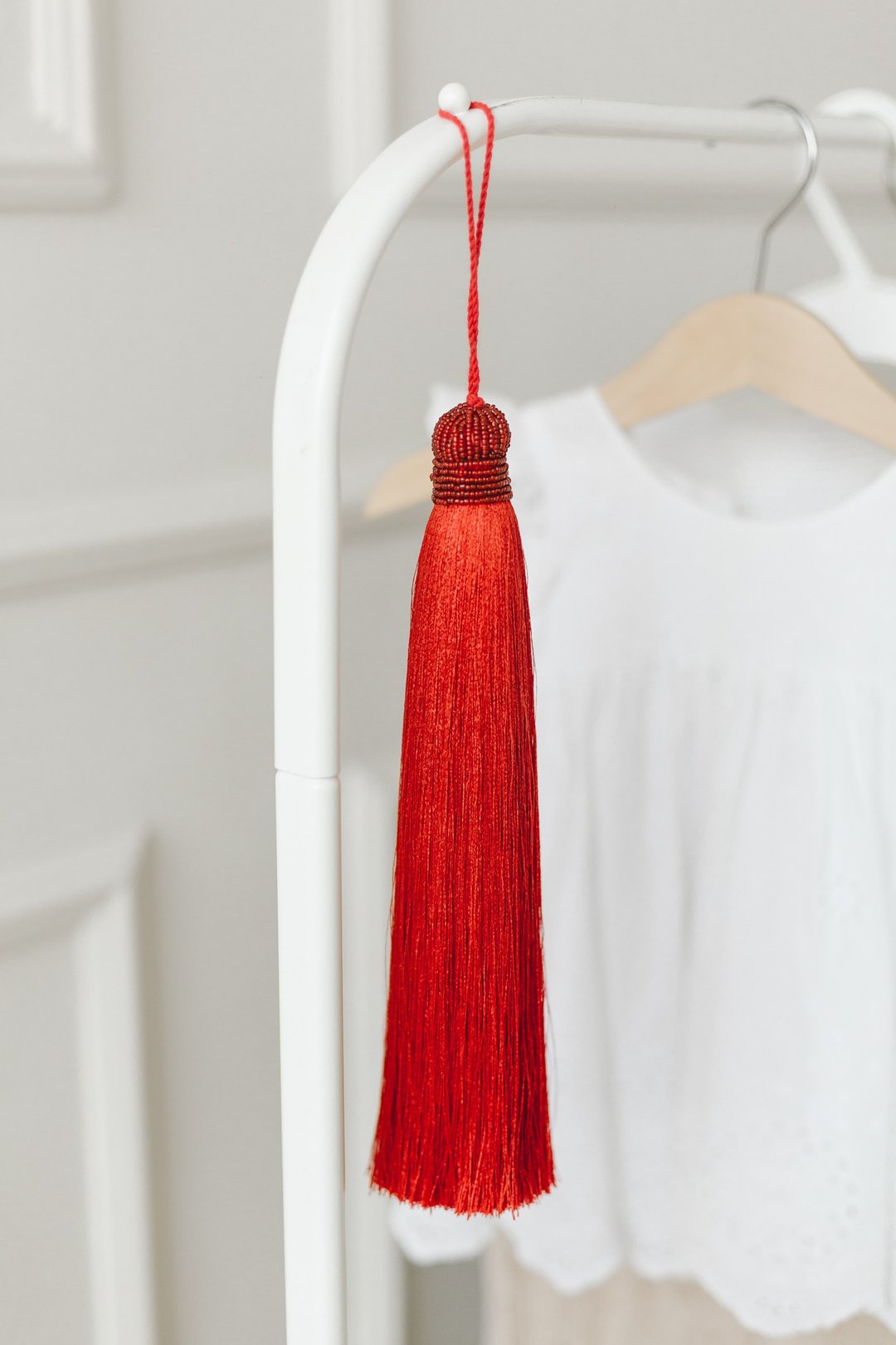 Extra long 10 inch red tassel for door handle/knob/cabinet or room decor - 摆饰 - 绣线 红色