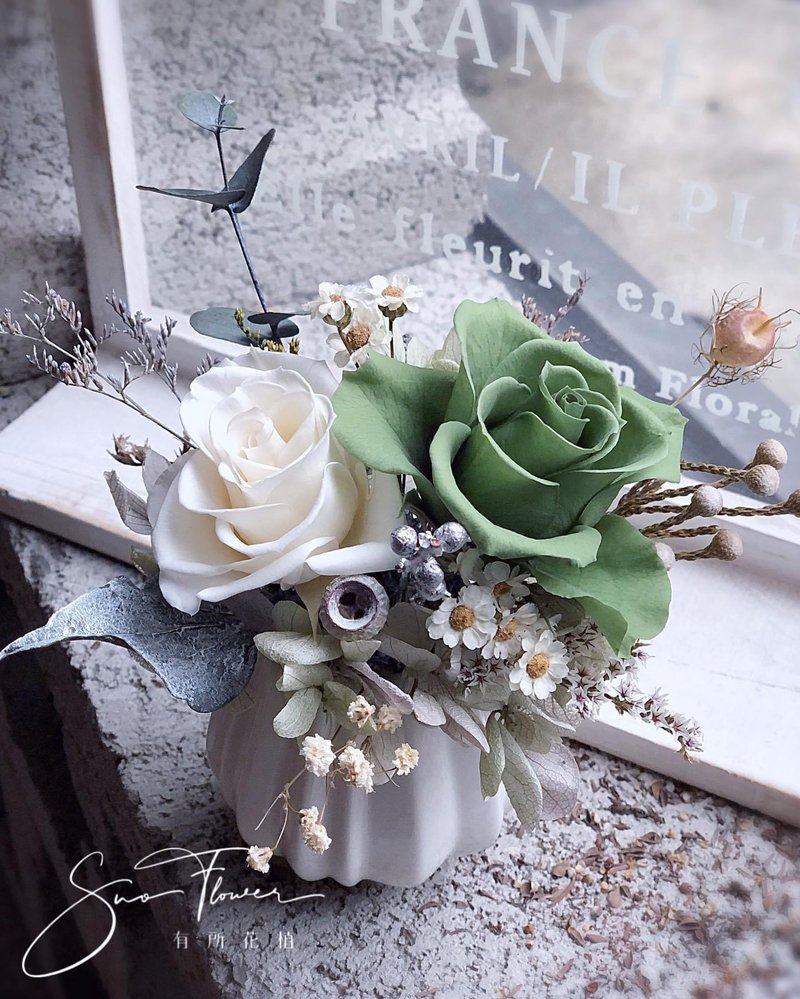 不凋花桌花/宅配限双北地区,跨县市需自取 - 干燥花/捧花 - 其他材质 