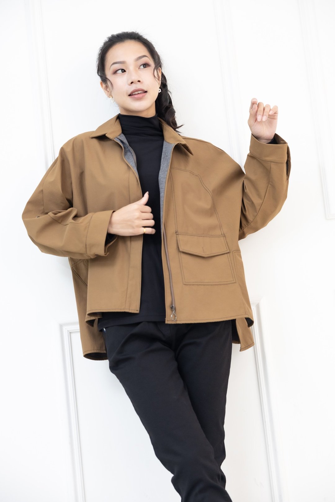 衬衫领不规则剪裁外套 咖啡色 - 女装休闲/机能外套 - 其他材质 咖啡色