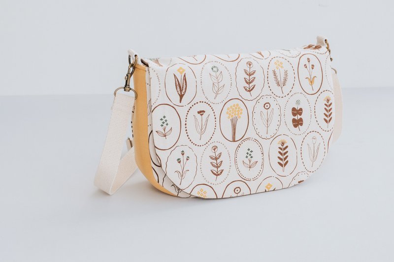 植物系女孩斜背包 背带可调长度 挑选花布订制 - 手提包/手提袋 - 棉．麻 多色