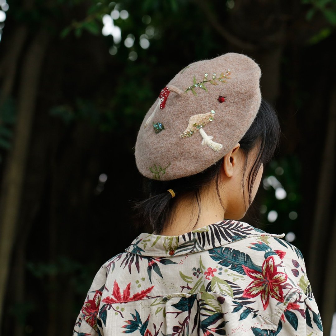 轲人造物手工贝雷帽画家帽珠片刺绣蘑菇帽子女羊毛帽文艺森系田园 - 帽子 - 羊毛 