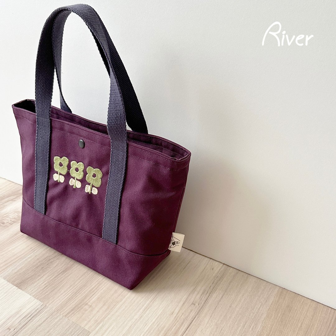 【River】手提托特刺绣小花包/深紫 - 手提包/手提袋 - 棉 紫色