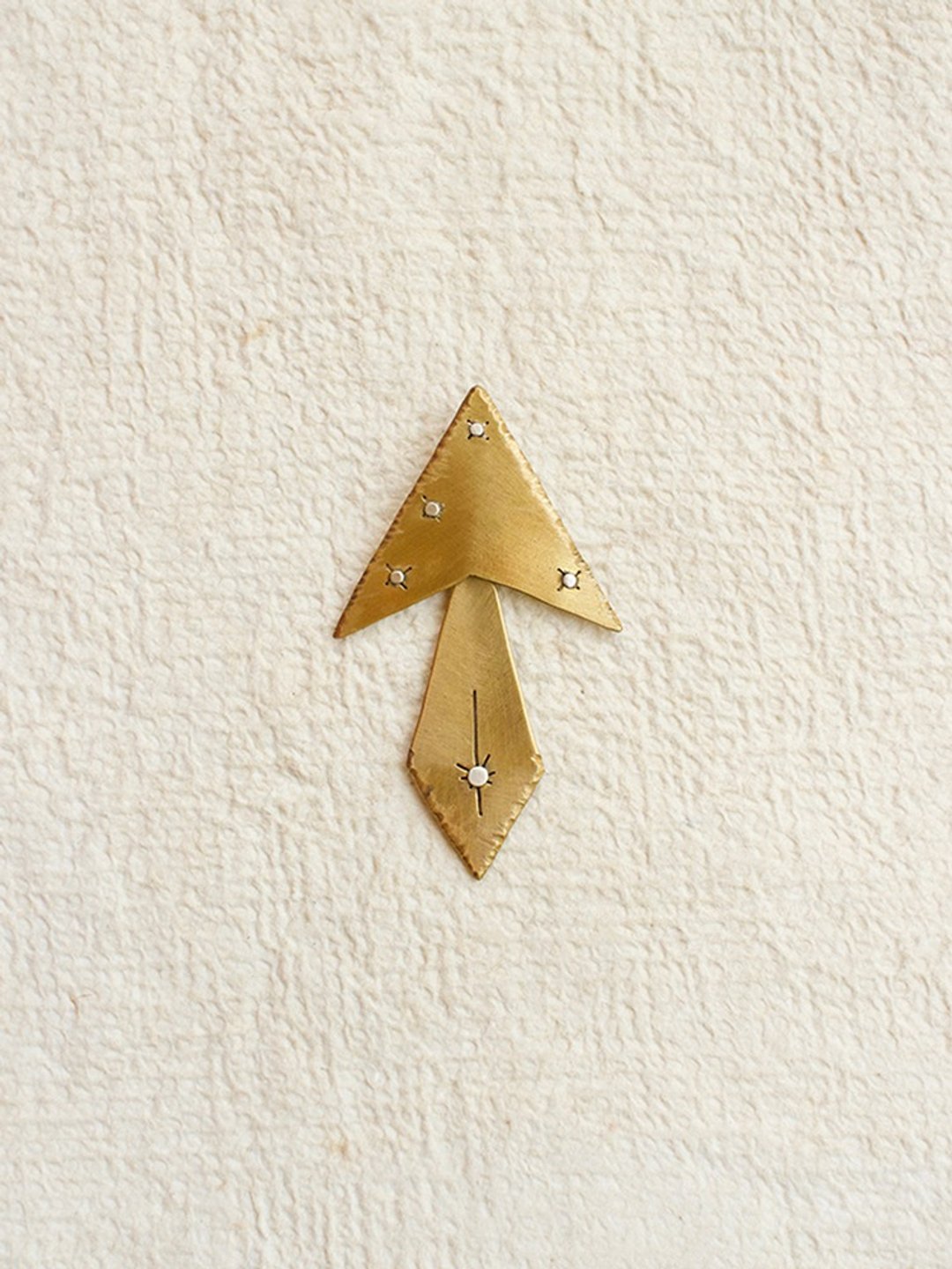 SILENT ARROW earring 守护星  黄铜  单只耳环 - 耳环/耳夹 - 铜/黄铜 