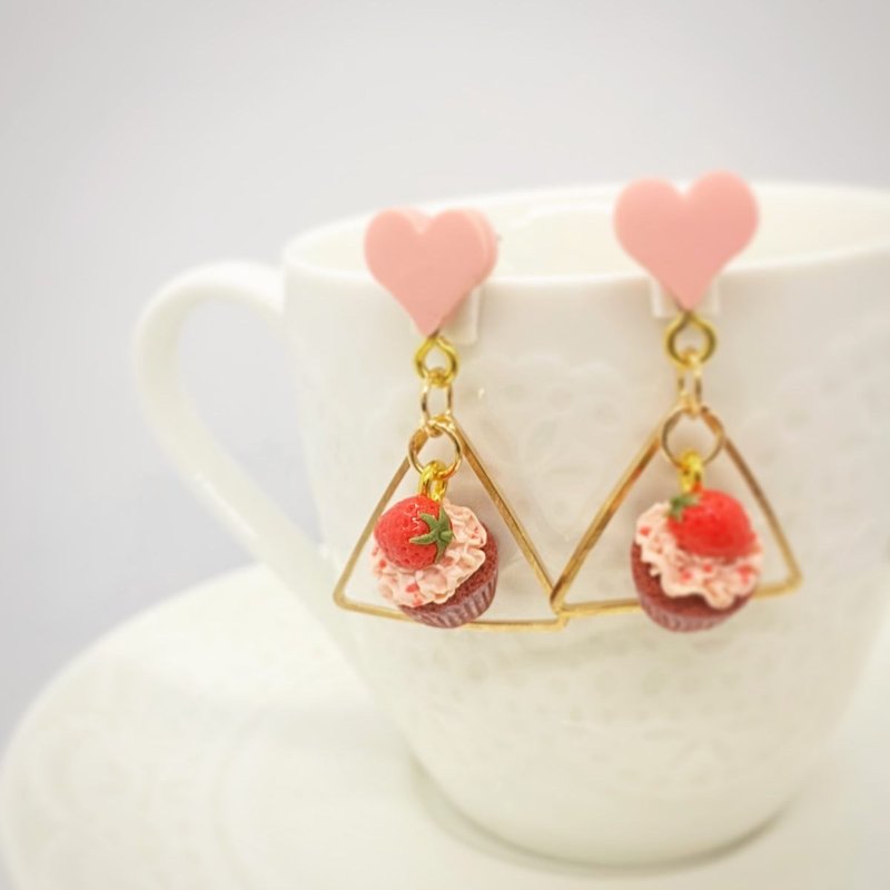 袖珍草莓杯子蛋糕耳环 Miniature Strawberry CupCake Earring - 耳环/耳夹 - 陶 红色