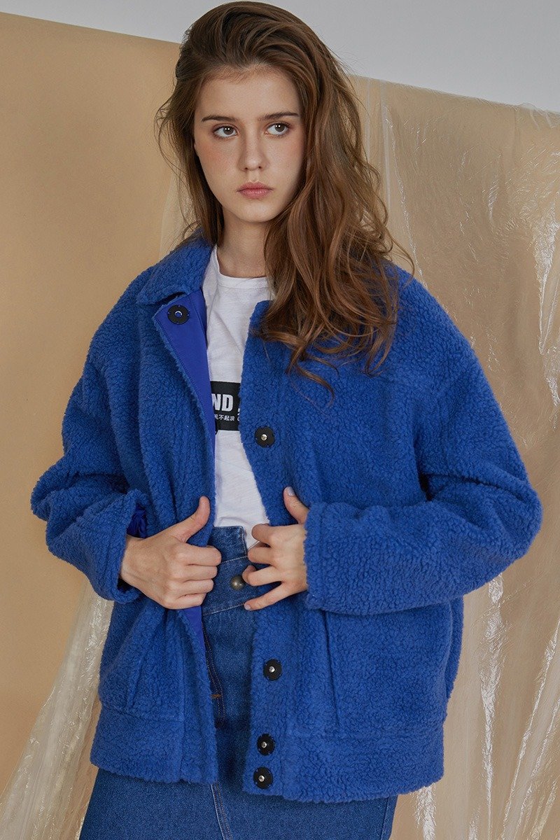 COFFEE PEPPER原创设计 简约休闲廓形雾蓝仿羊羔绒颗粒毛毛外套 - 女装休闲/机能外套 - 聚酯纤维 蓝色