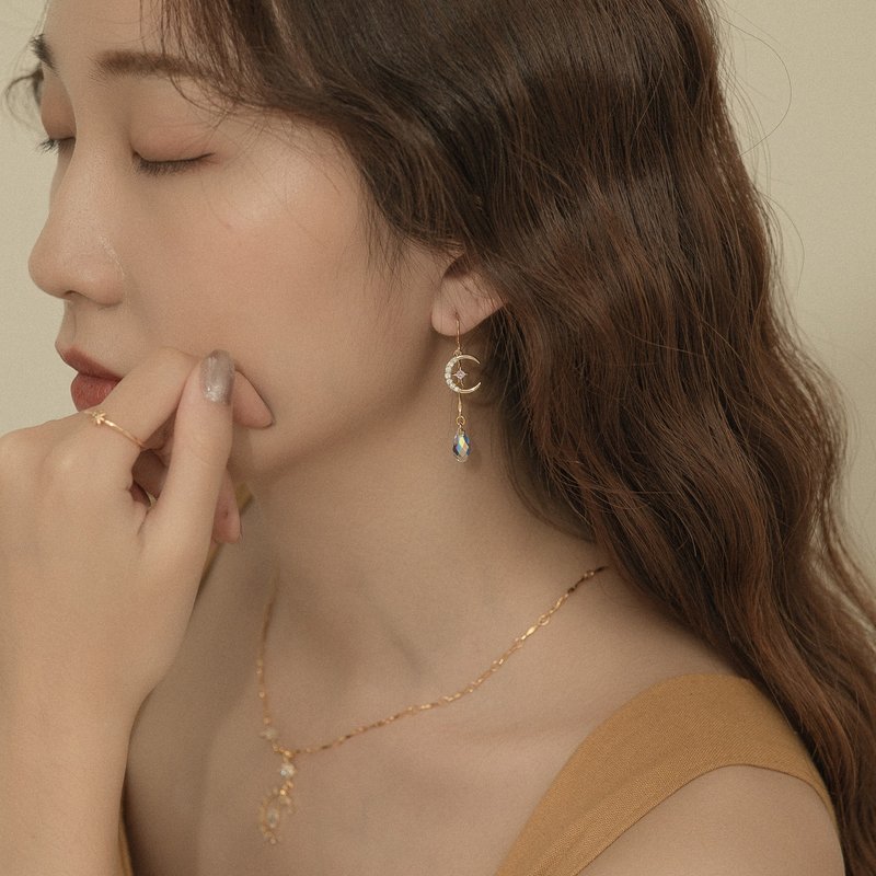 秋夜星空月亮水晶耳环 - 耳环/耳夹 - 水晶 金色