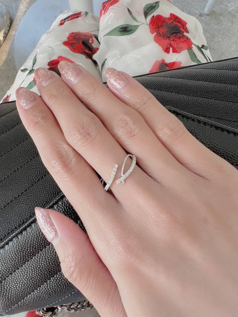 Sweet Ribbon Diamond Ring (ribbon) - 戒指 - 钻石 银色