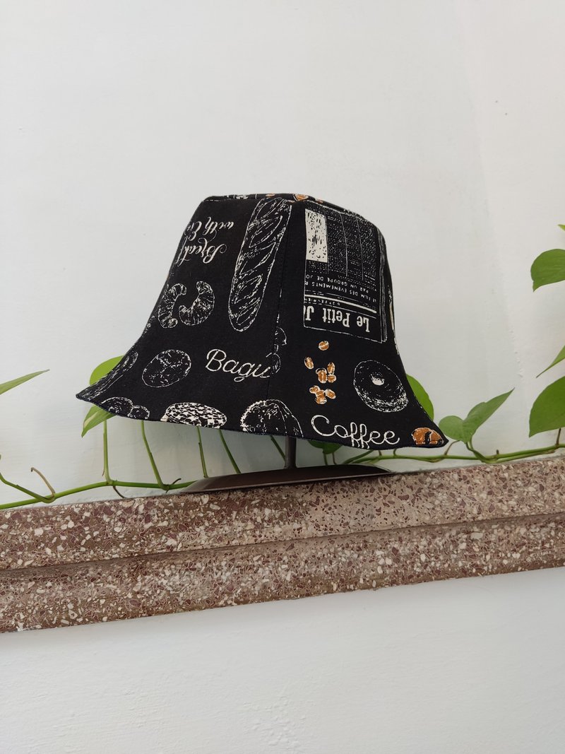 手工双面渔夫帽/短帽檐/遮阳帽/黑/法国面包 - 帽子 - 棉．麻 黑色