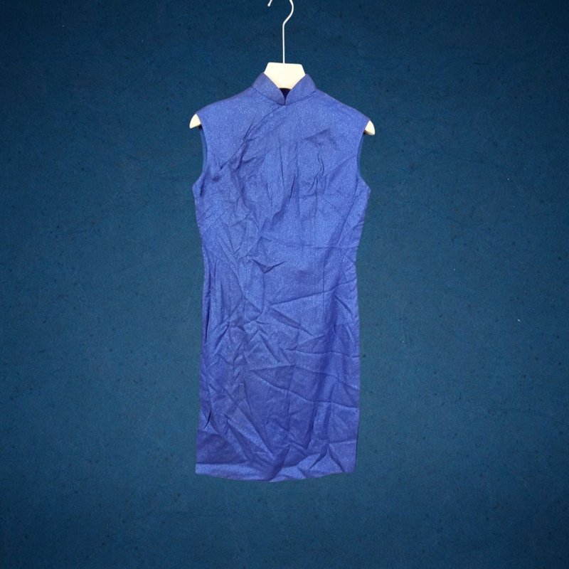 蓝色 素面 闪亮 开衩 无内里 无弹性 古董订制 无袖 旗袍 CA1122 - 洋装/连衣裙 - 聚酯纤维 蓝色