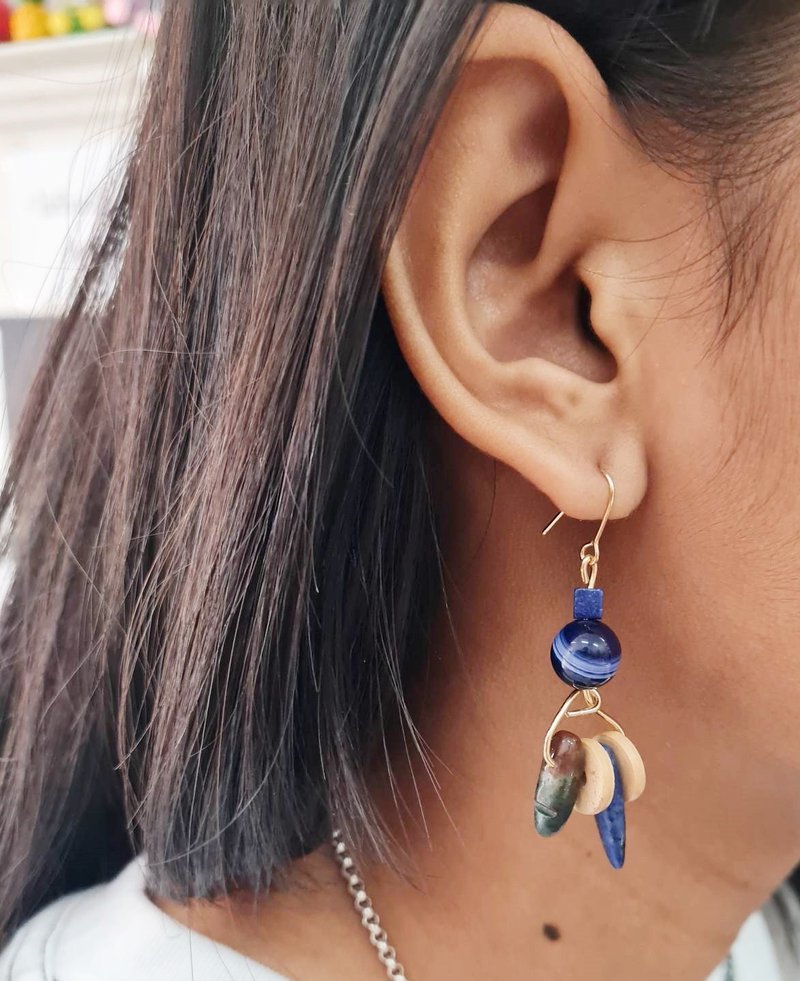 Blue Stone, lapis lazuli, free form stone earrings. - 耳环/耳夹 - 石头 多色