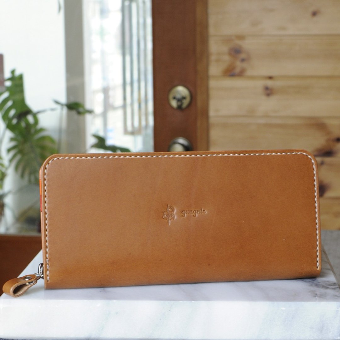 Round zipper wallet with excellent storability No.15 Buttero - 皮夹/钱包 - 真皮 多色