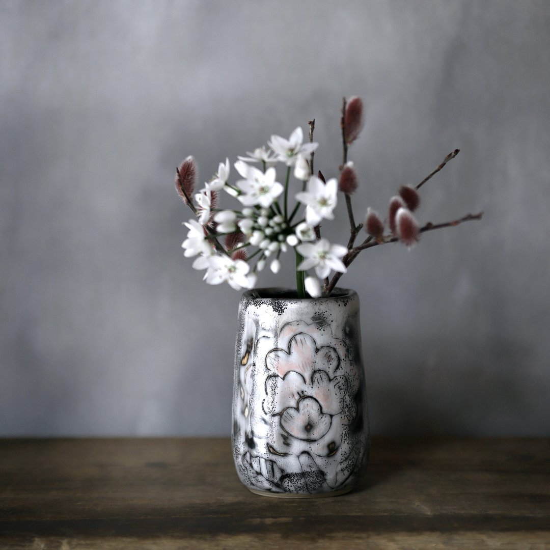 White makeup vase - 花瓶/陶器 - 陶 白色