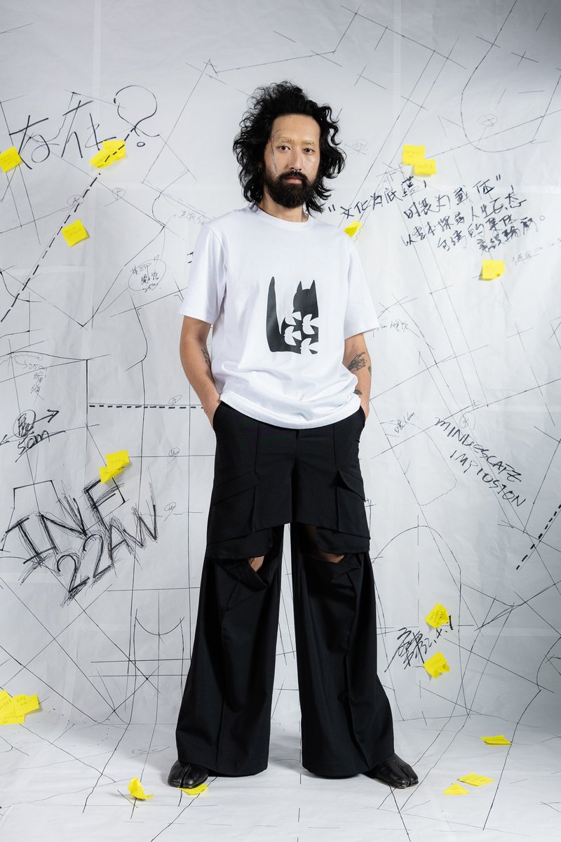 INF跨界联名T-SHIRT 打开旅程 - 女装 T 恤 - 棉．麻 白色
