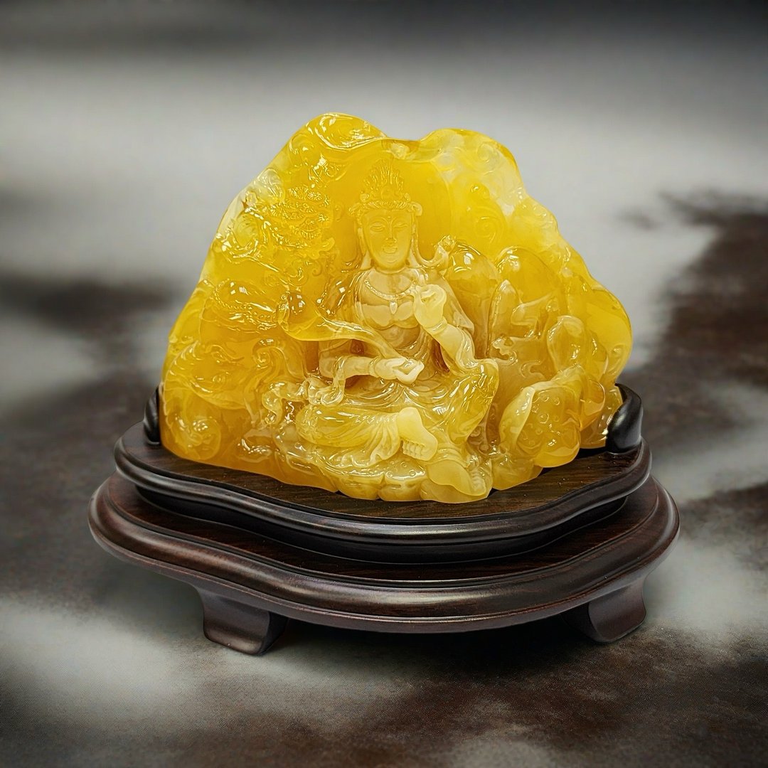 腾彪琥珀 天然蜜蜡大料 普贤菩萨摆件 刘柏清大师雕刻 附黑檀底座 - 摆饰 - 半宝石 黄色