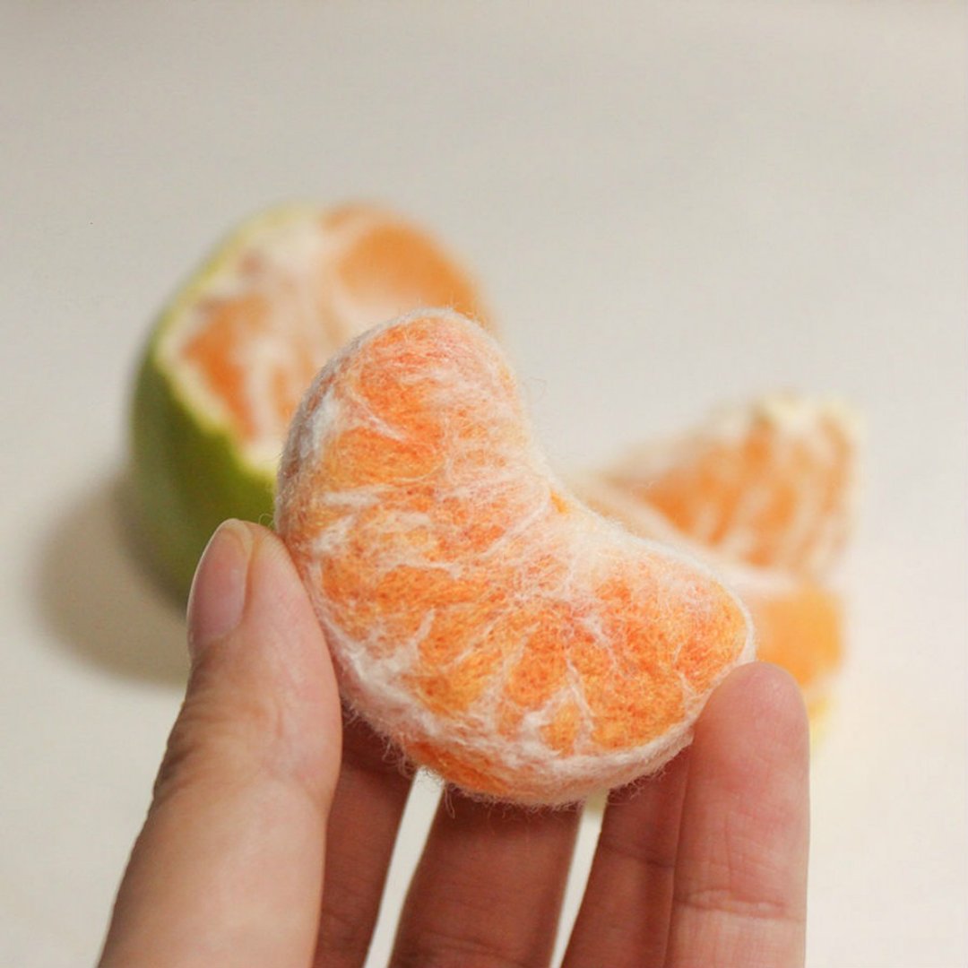 羊毛氈手作 橘子水果 擬真胸針/別針 原創食物系列 閨蜜交換禮物 - 胸针 - 羊毛 橘色