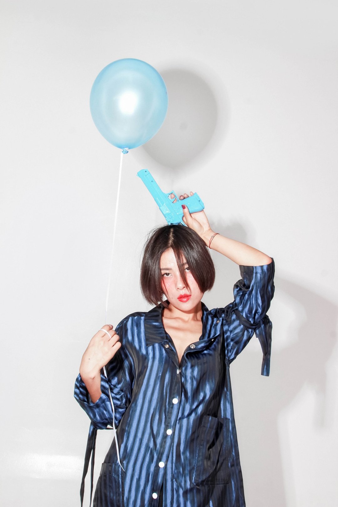 UF9193原创多色（蓝、红）渐变条纹宽松口袋衬衣 绑带撞色按扣 - 女装衬衫 - 聚酯纤维 蓝色